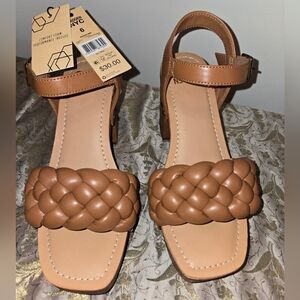 Madden NYC ladies tan sandals size 6